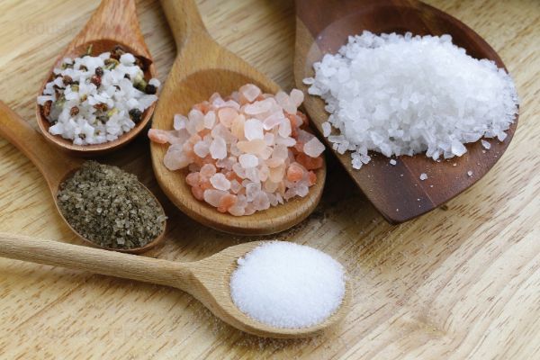 Заменитель соли разные виды соли Ищете полезный заменитель соли Вот наши семь идей для этого